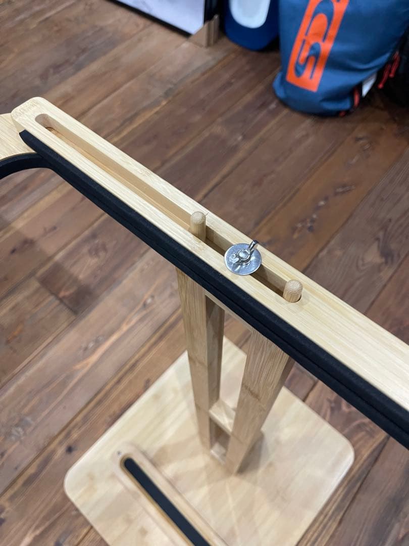 新古品 BAMBOO サーフボードスタンド