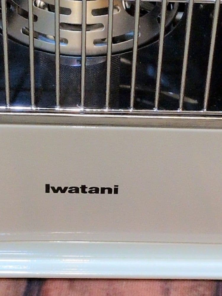 IwatanI カセットガスストーブ 1.35KW　　CB-STV-DKD