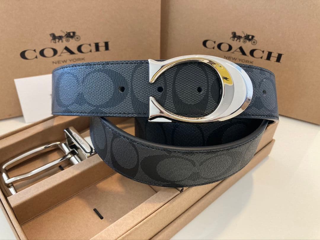 SALE♪コーチ　新品　リバーシブル　バックル回転可能　シンプルベルト