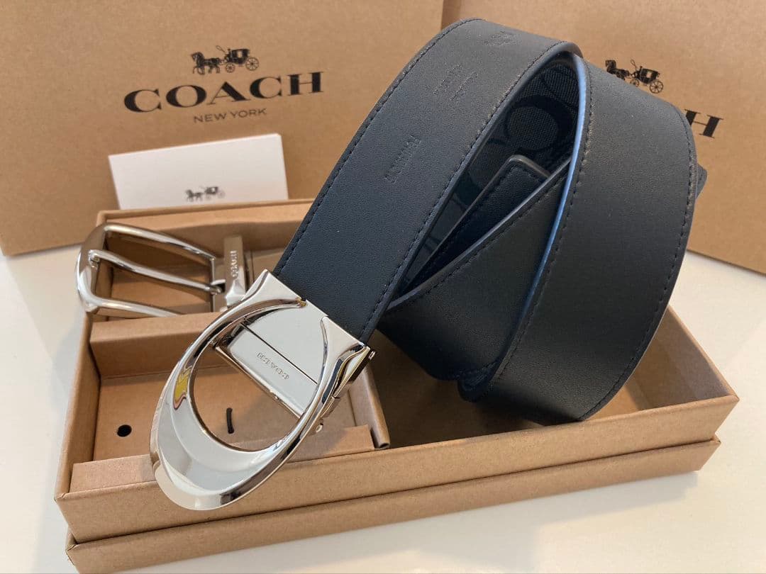 SALE♪コーチ　新品　リバーシブル　バックル回転可能　シンプルベルト