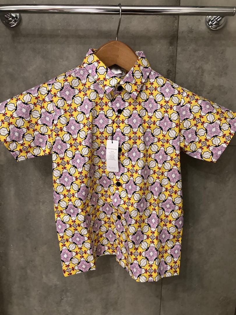 新品】ポケモンバティックピカチュウ花柄 ジャカルタ限定 半袖Tシャツ