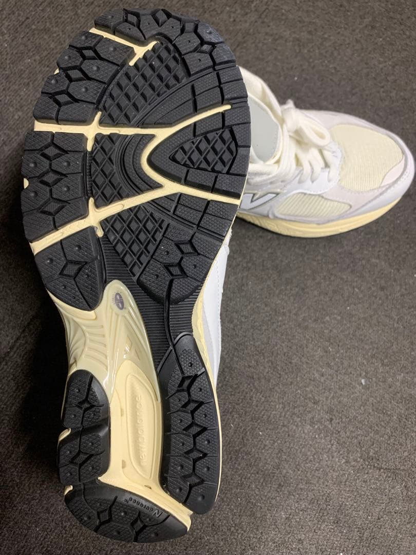 【New Balance M2002RIA 25.0cm ホワイト