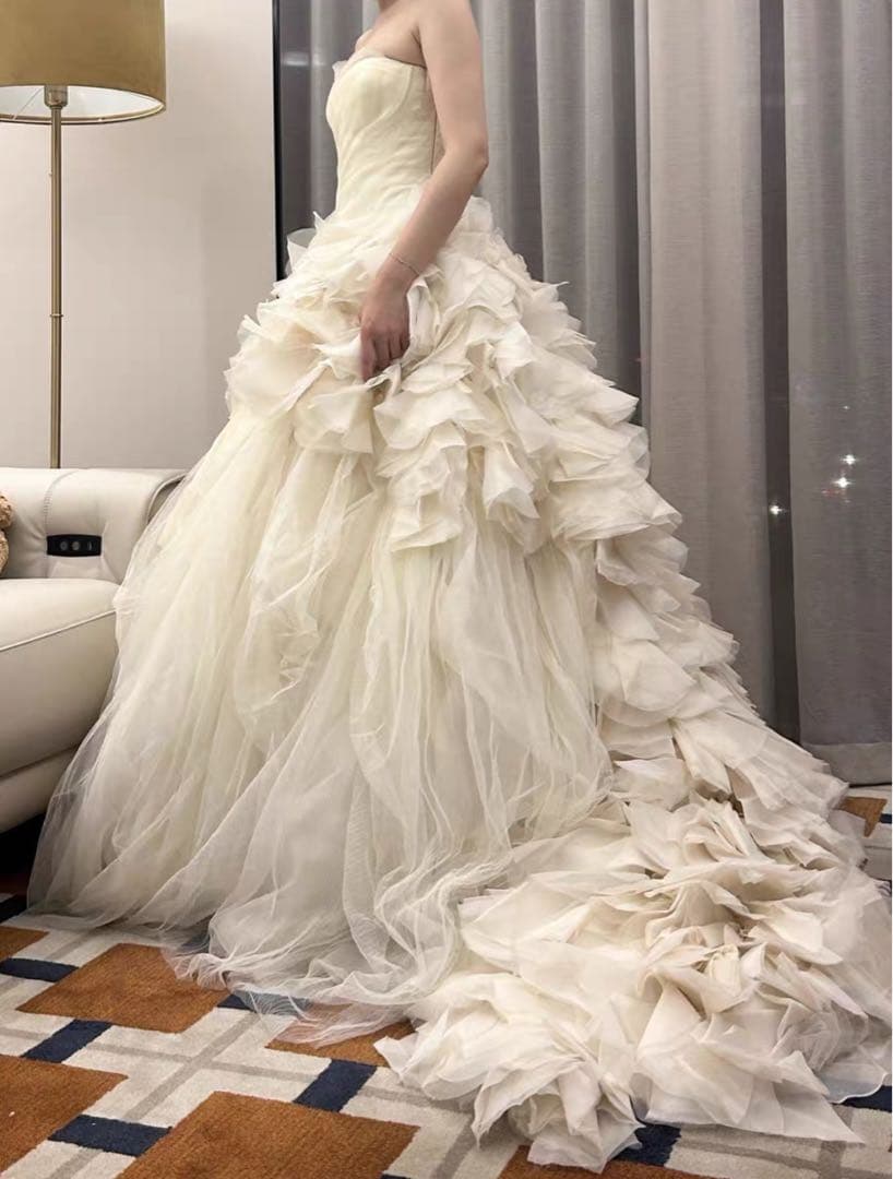 美品 ヴェラウォンhayley 定価105万 ウェディングドレス US4 - メルカリ