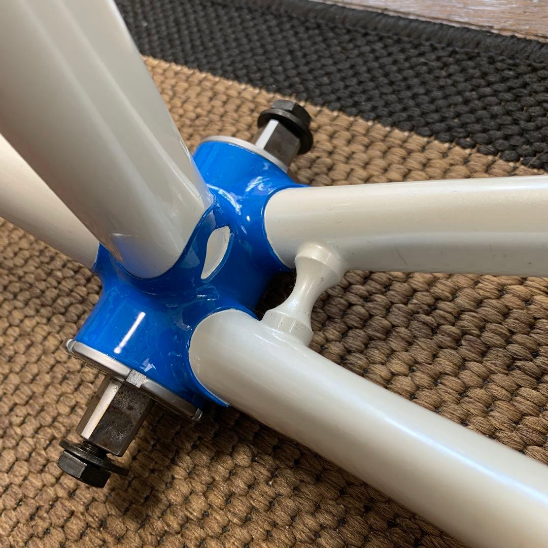 MAKINO ピストフレーム ホワイト/ブルーの通販はau PAY マーケット