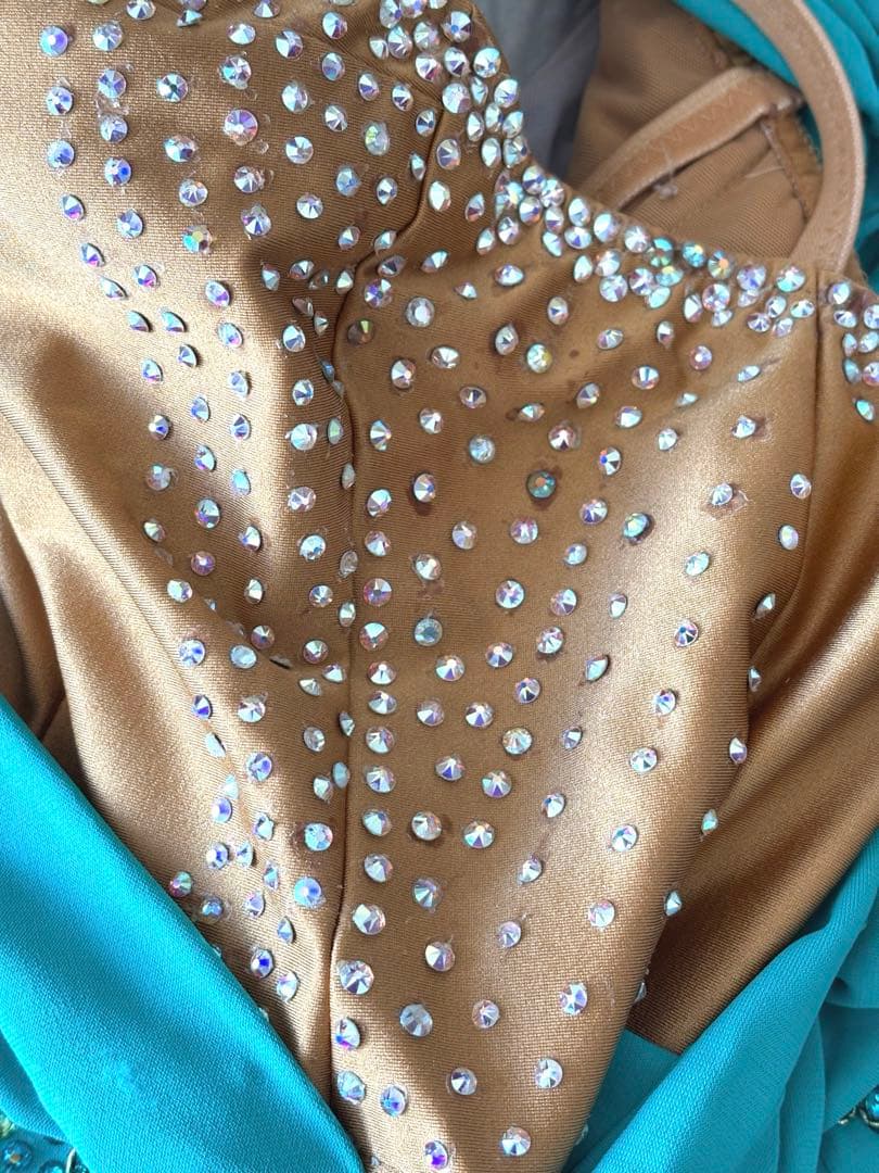 社交ダンス フジタドレス ラテン　石付きドレス　エメラルドグリーン フリル