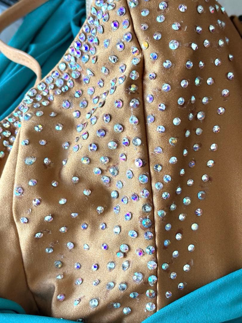 社交ダンス フジタドレス ラテン　石付きドレス　エメラルドグリーン フリル