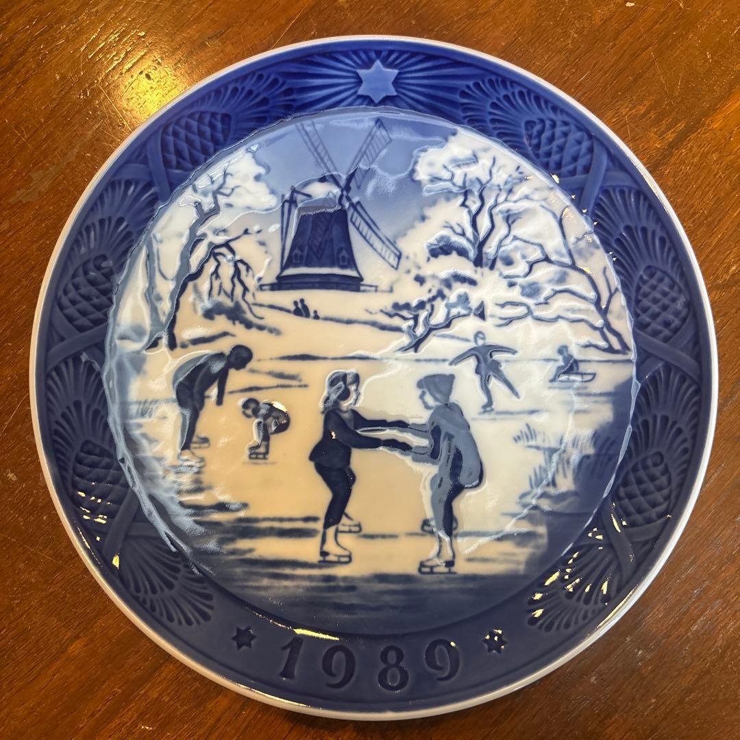 ロイヤルコペンハーゲンの1989年版イヤープレート - メルカリ