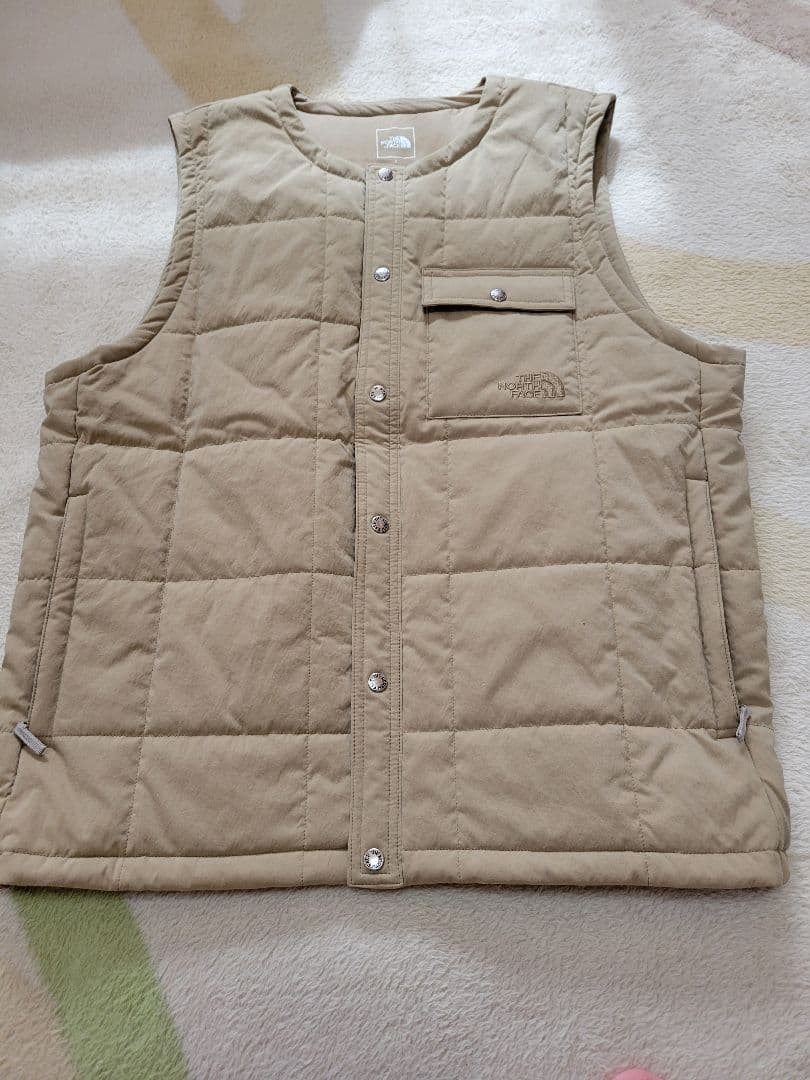 The North Face ベージュ キルティングベスト - メルカリ