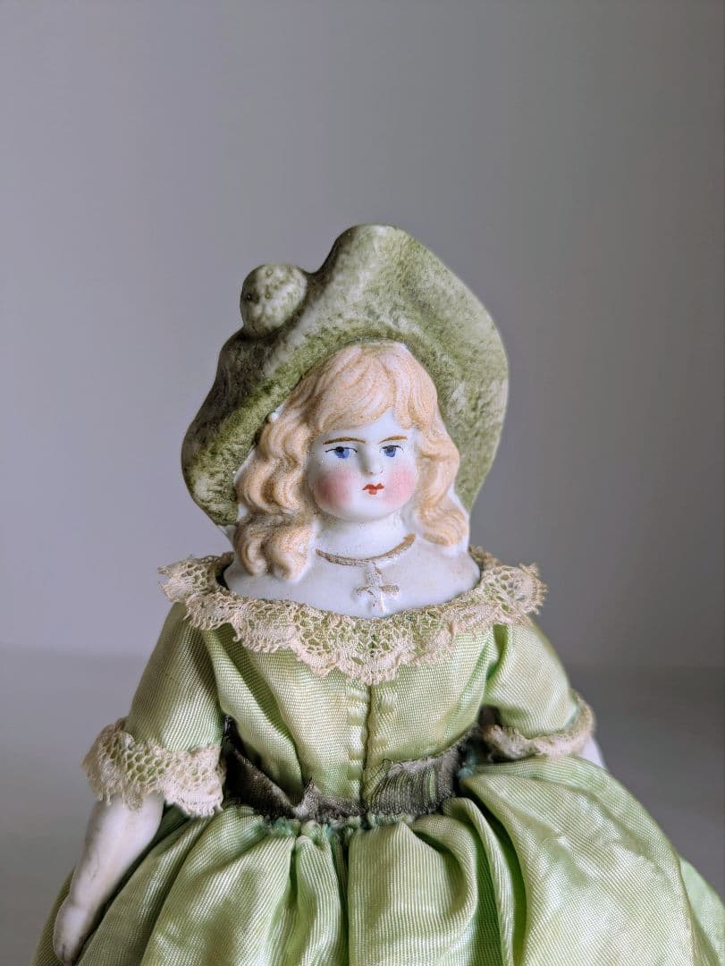 パリアンドール　Hertwig ドイツ　アンティーク　ビスクドール