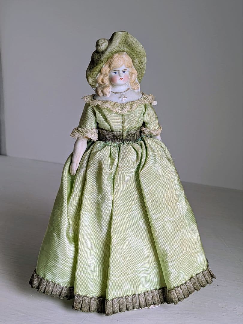 パリアンドール　Hertwig ドイツ　アンティーク　ビスクドール