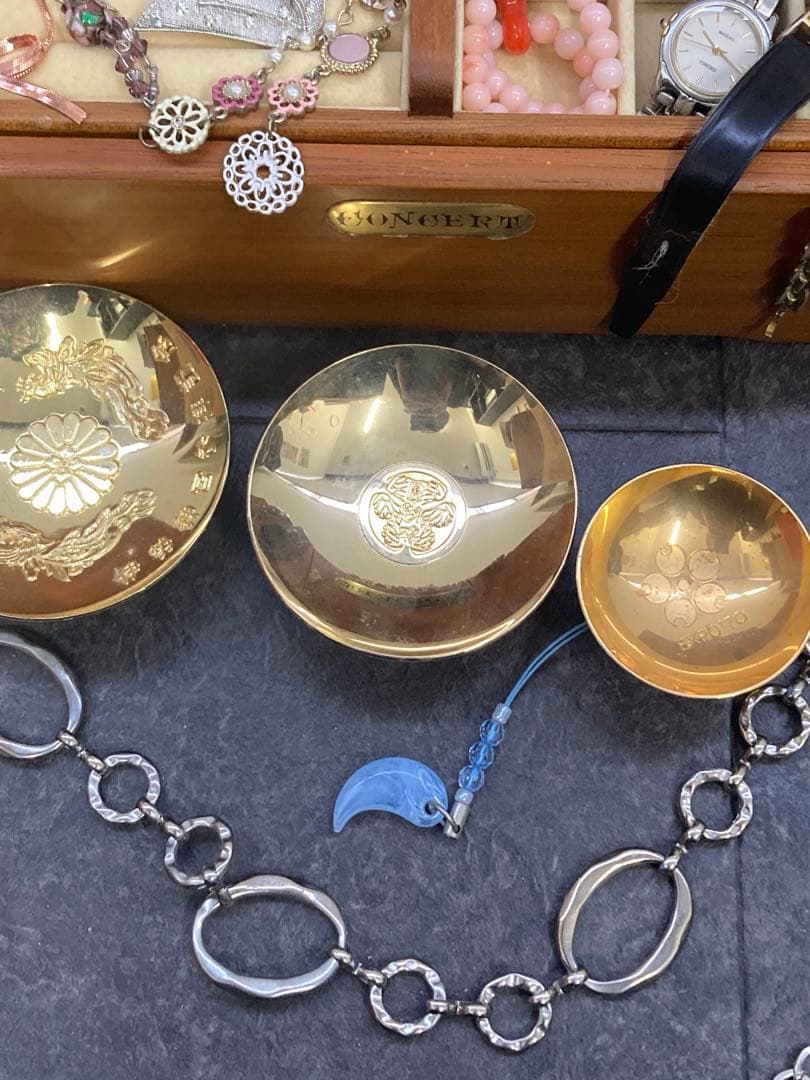 遺品整理 イヤリング ネックレス 時計 指輪 金杯バレッタ ブレスレット