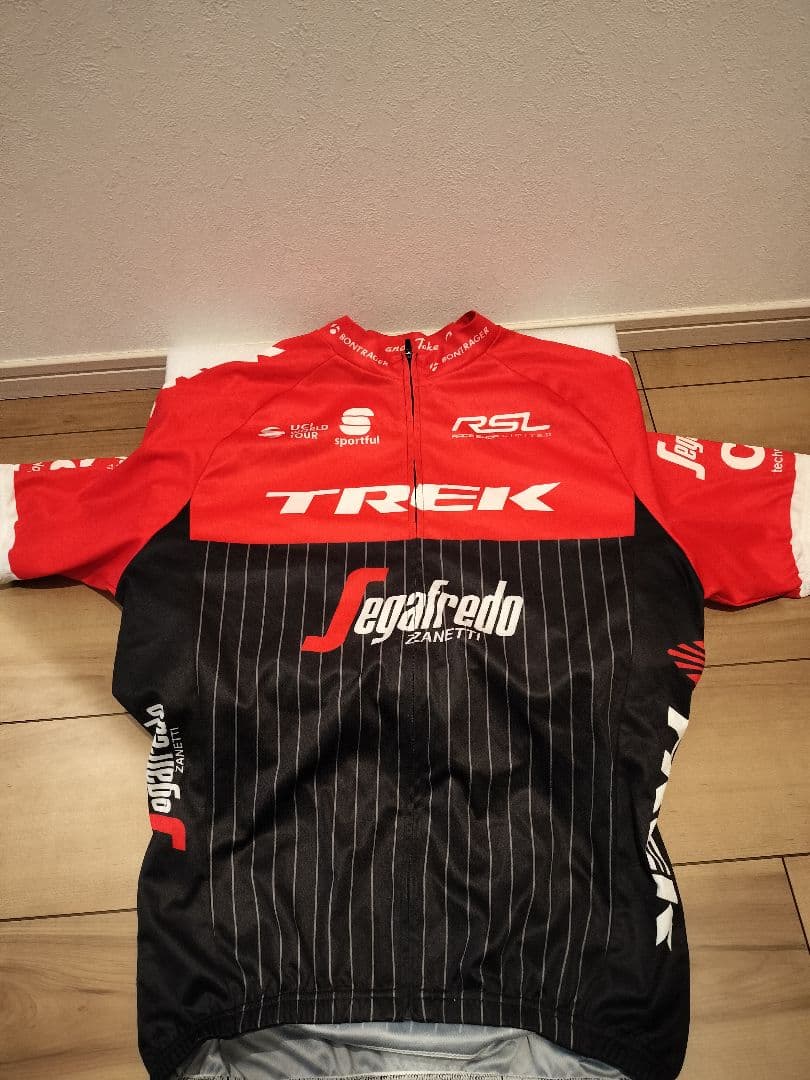 Trek Segafredo 公式サイクルジャージ Mサイズ