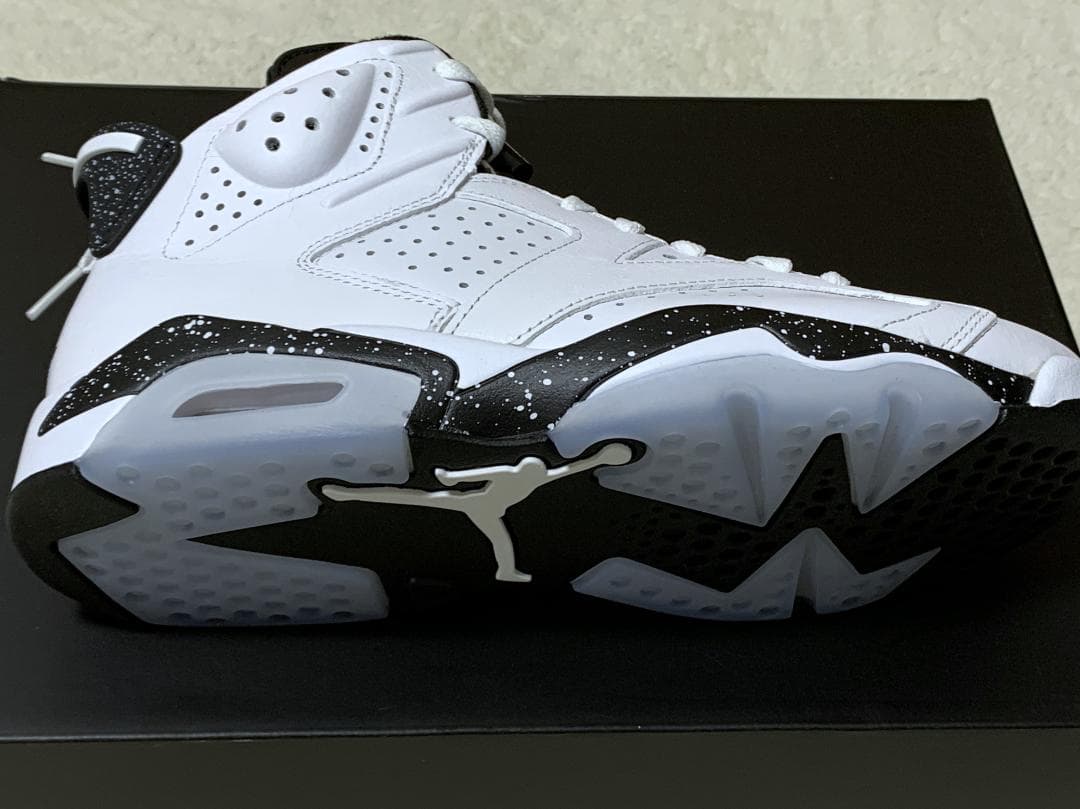 【新品】エア ジョーダン6【オレオ】ホワイト／ブラック 26cm ナイキ公式購入