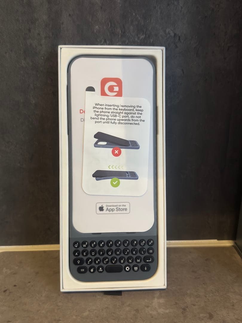 Clicks Keyboard iPhone15ProMax用 ロンドンスカイ