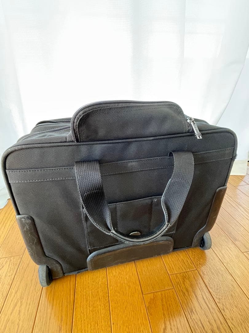 TUMI キャリーケース 2輪 機内持ち込み可能