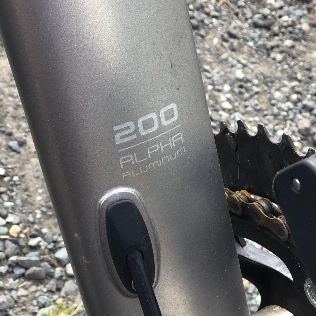 Trek FX 4 クロスバイク グレー