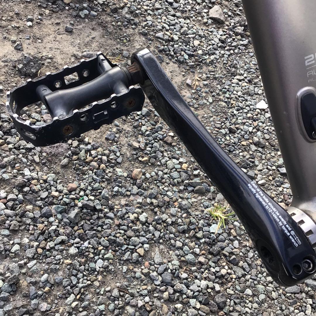 Trek FX 4 クロスバイク グレー