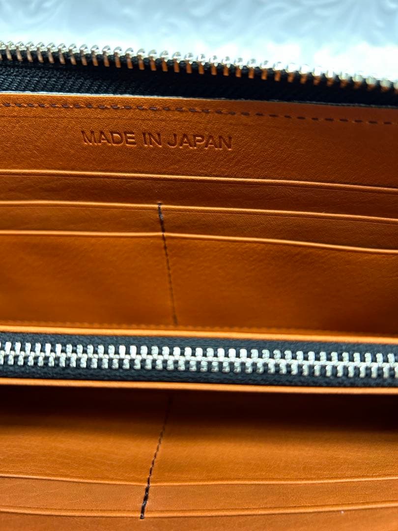 ハタケヤマのロゴ有りラウンドファスナー財布と有田焼ビアマグのセット 新品未使用