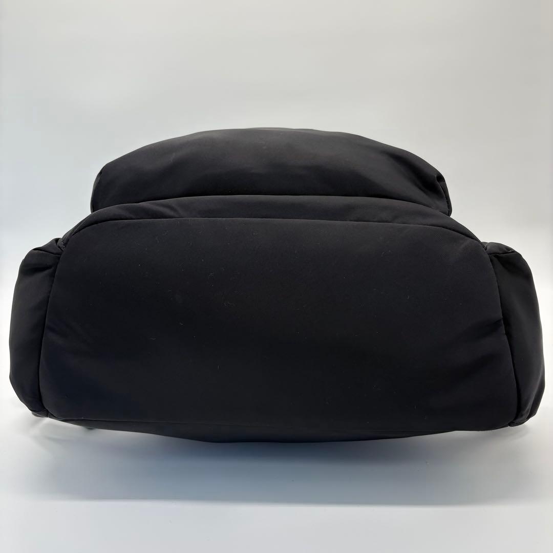 美品✨トリーバーチ リュックサック A4可 多収納 軽量 ナイロン ブラック