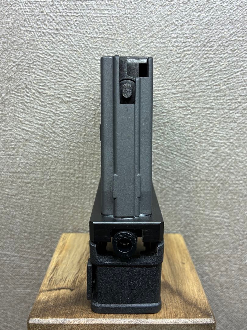 R7-23 東京マルイ GBB M4 マガジンアダプター 外部ソース仕様