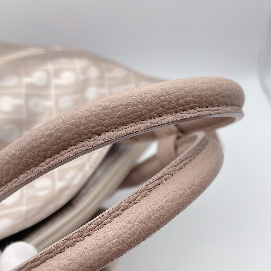 美品✨GHERARDINI ベージュ ロゴ リュック