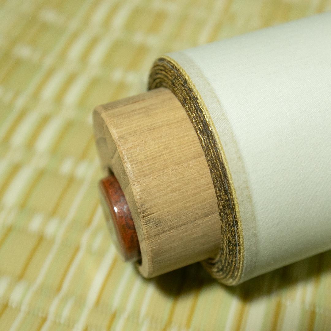 掛軸-1701 富士来寶上駒 高級西陣織 安江政敏原画 太巻 二重箱 - メルカリ