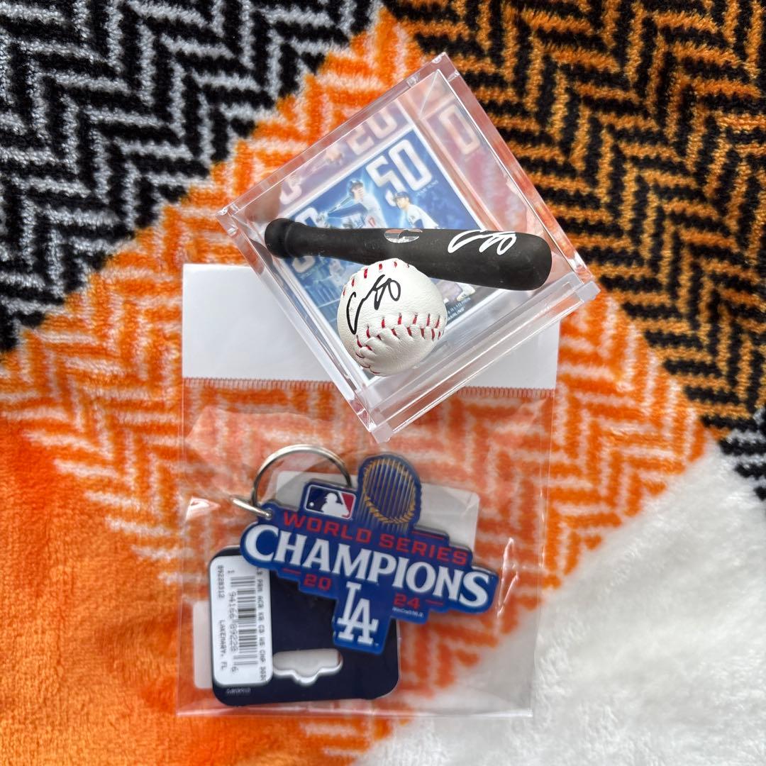 ドジャース 2024年ワールドシリーズチャンピオン キーリング&ボール