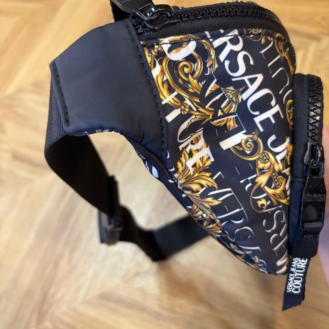 【未使用品】希少 VERSACE ナイロン ボディバッグ ブラック/ゴールド