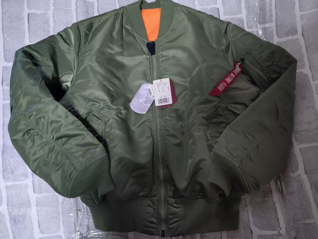 【美品】【アルファインダストリーズ】【Lサイズ】【MA-1】【定番カーキ】