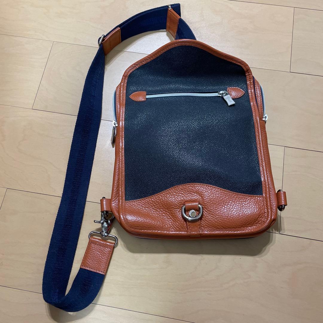 【まいたろー❤︎】Orobiancoオロビアンコネイビーとブラウンショルダー