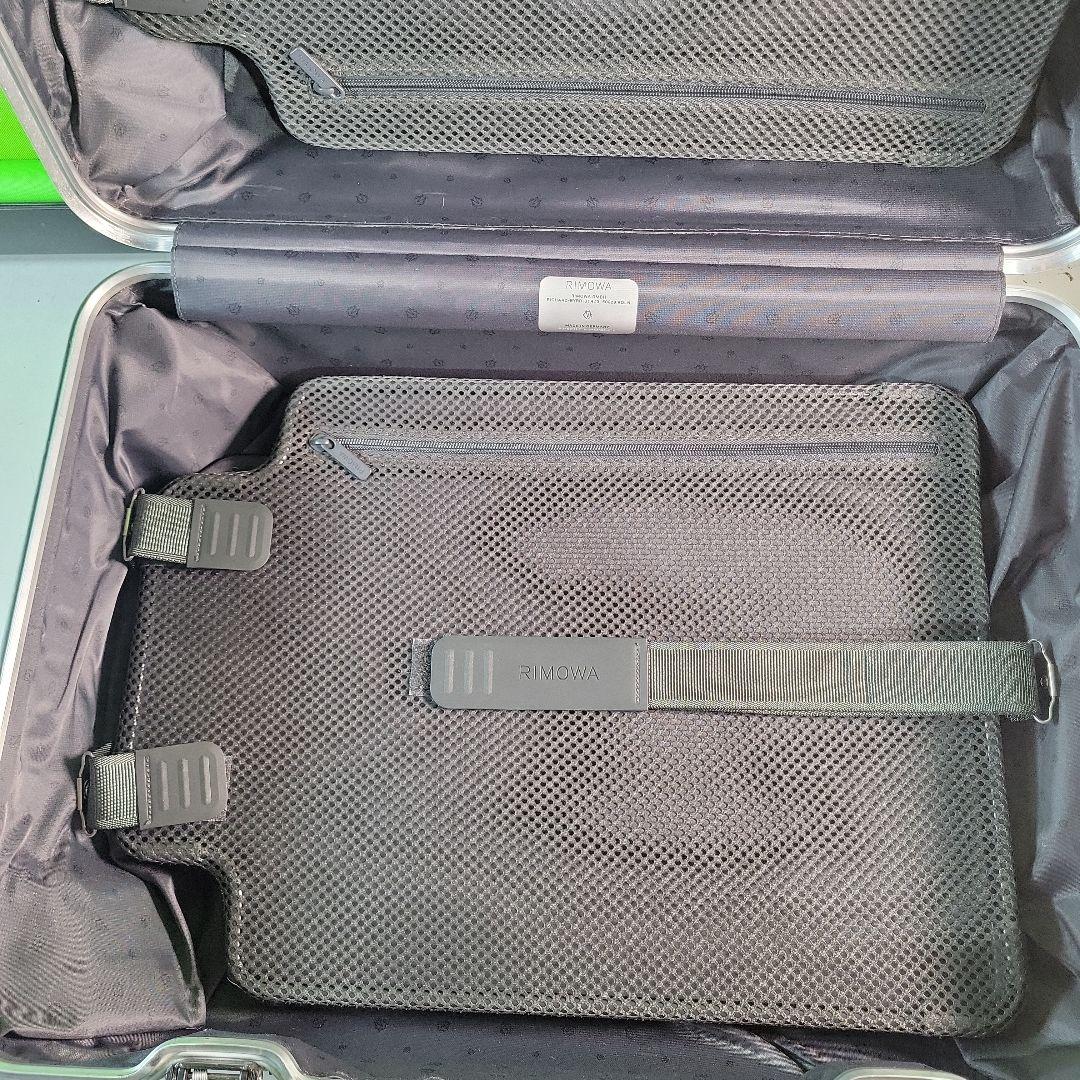 リモワ　オリジナル　925.53.00.4　キャビン　シルバー35リットル4輪