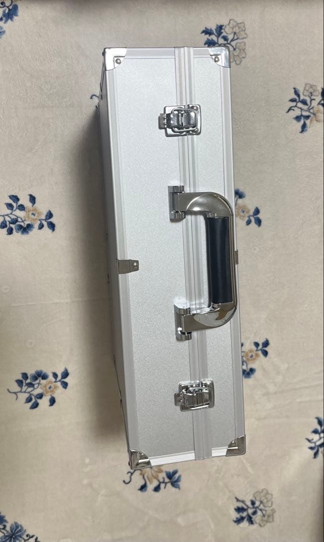 TOYGER アタッシュケース（シルバー） &カードバインダー - メルカリ