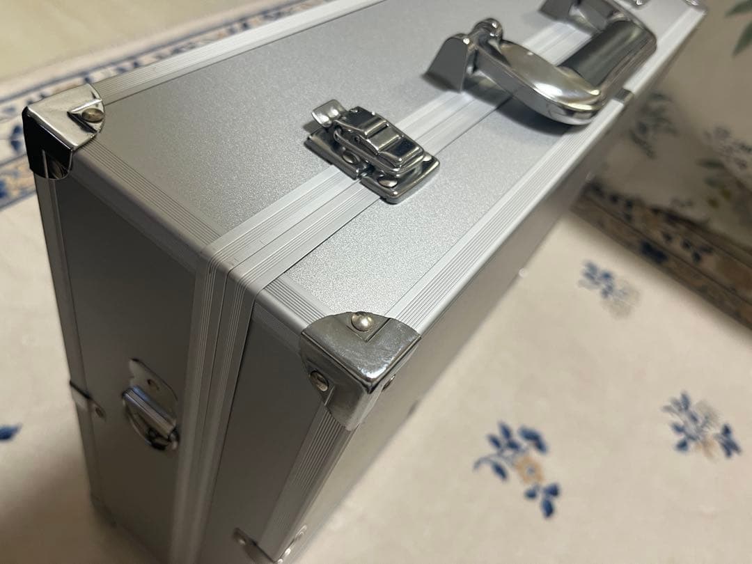 TOYGER アタッシュケース（シルバー） &カードバインダー - メルカリ