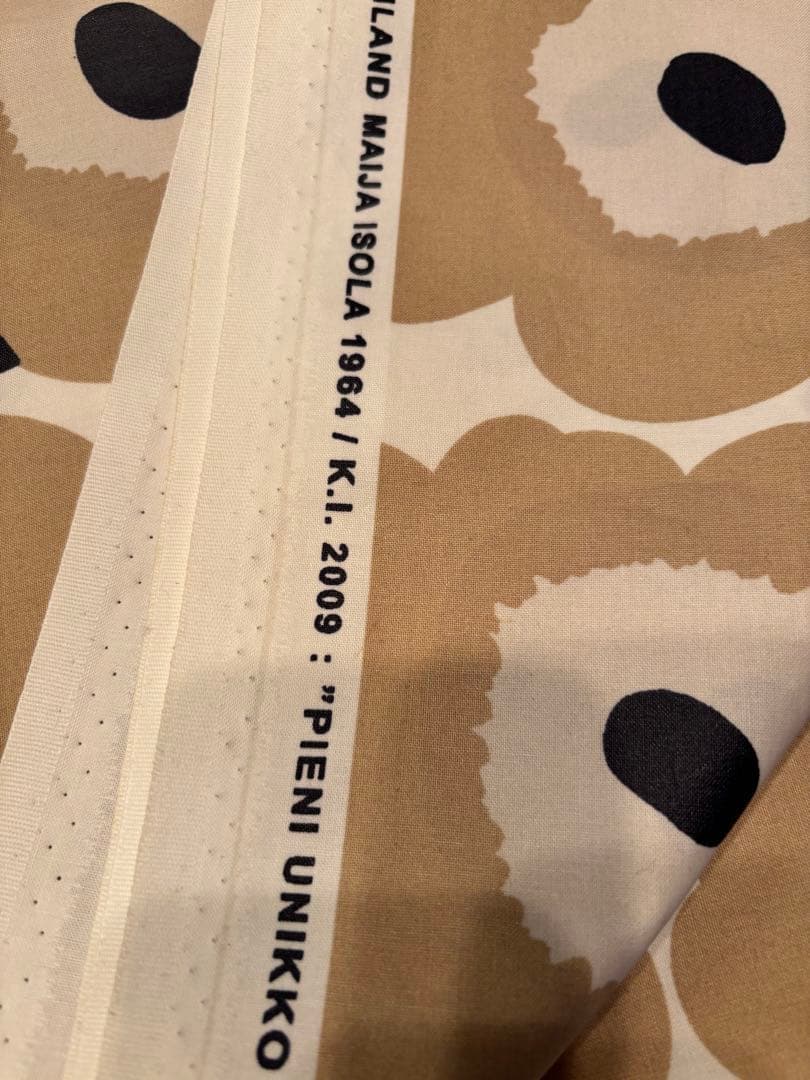 人気のマリメッコ　ウニッコ柄145✖️200 撥水加工生地