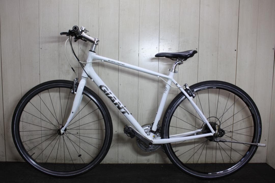 クロスバイク お*じ様 GIANT ESCAPE クロスバイク ホワイト 700C GIANT