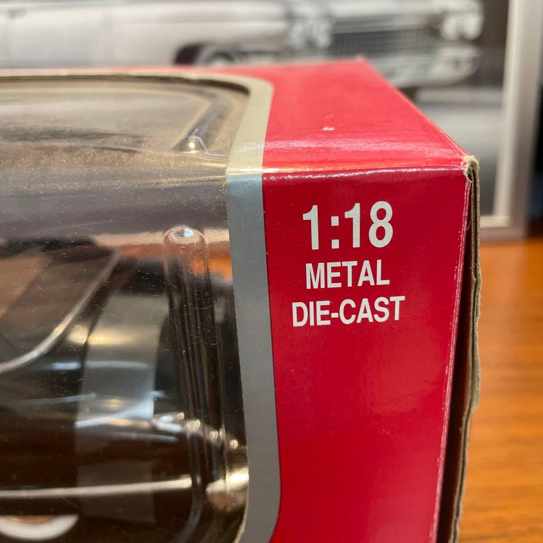 新品未開封キャデラック1947ズツシリ重いです。