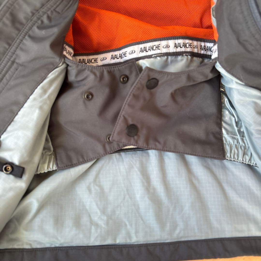 アバランチ　スノボウェア　グレー