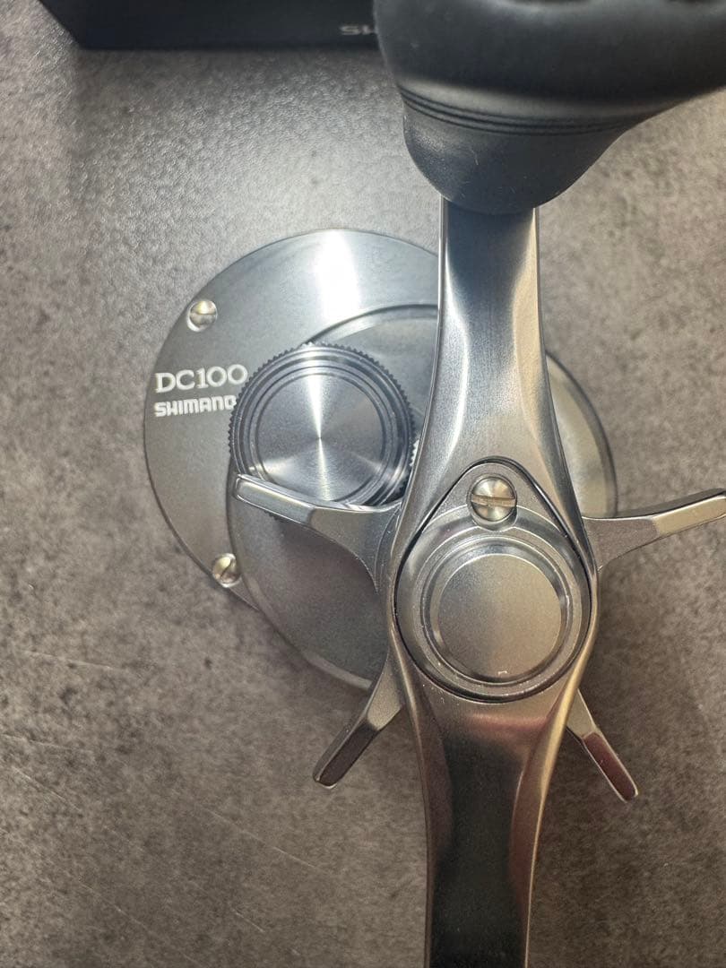 美品　SHIMANO 20 CALCUTTA CONQUEST DC 100