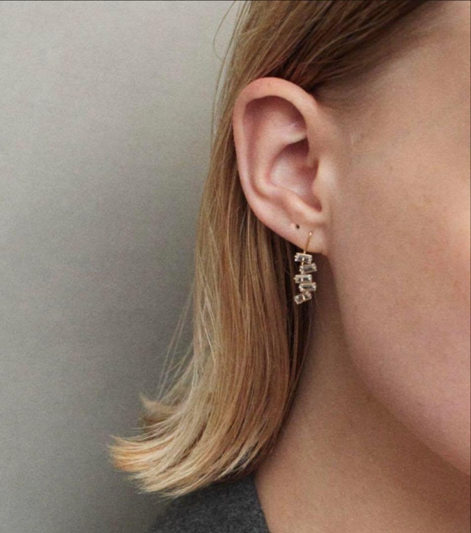 Laaina片耳ピアス