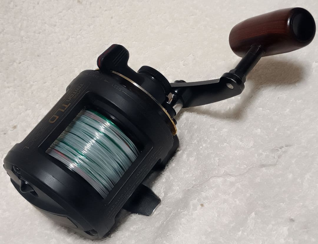 シマノトリトンTLD2000Lレバードラグ両軸リール