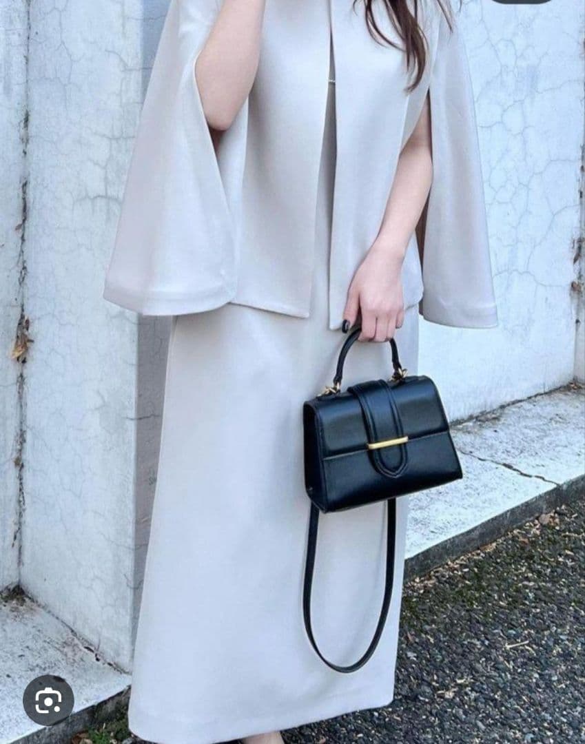 ミラオーウェン ライトベージュ ケープデザインドレス