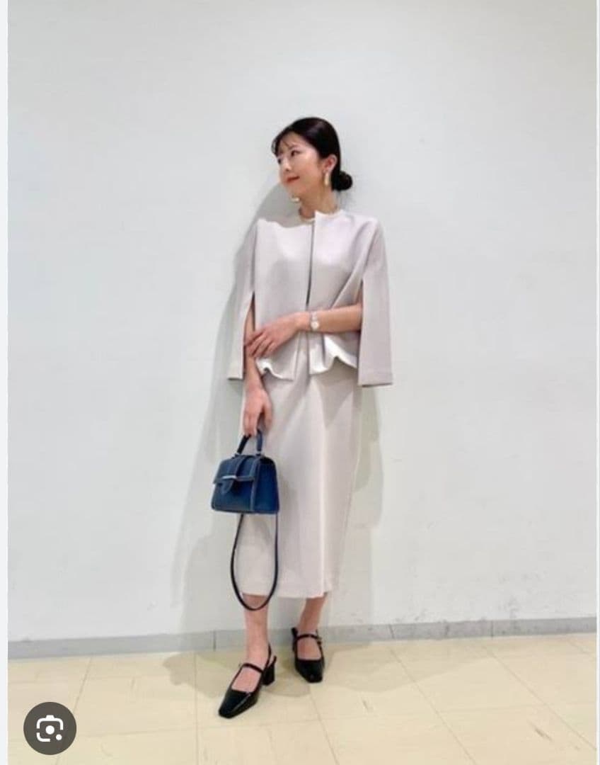 ミラオーウェン ライトベージュ ケープデザインドレス