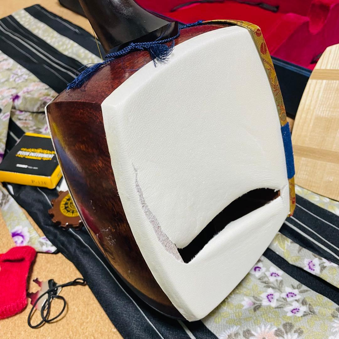 地唄 民謡 三味線 中棹 東さわり 紅木? 紫檀? ハードケース鍵付　付属品色々