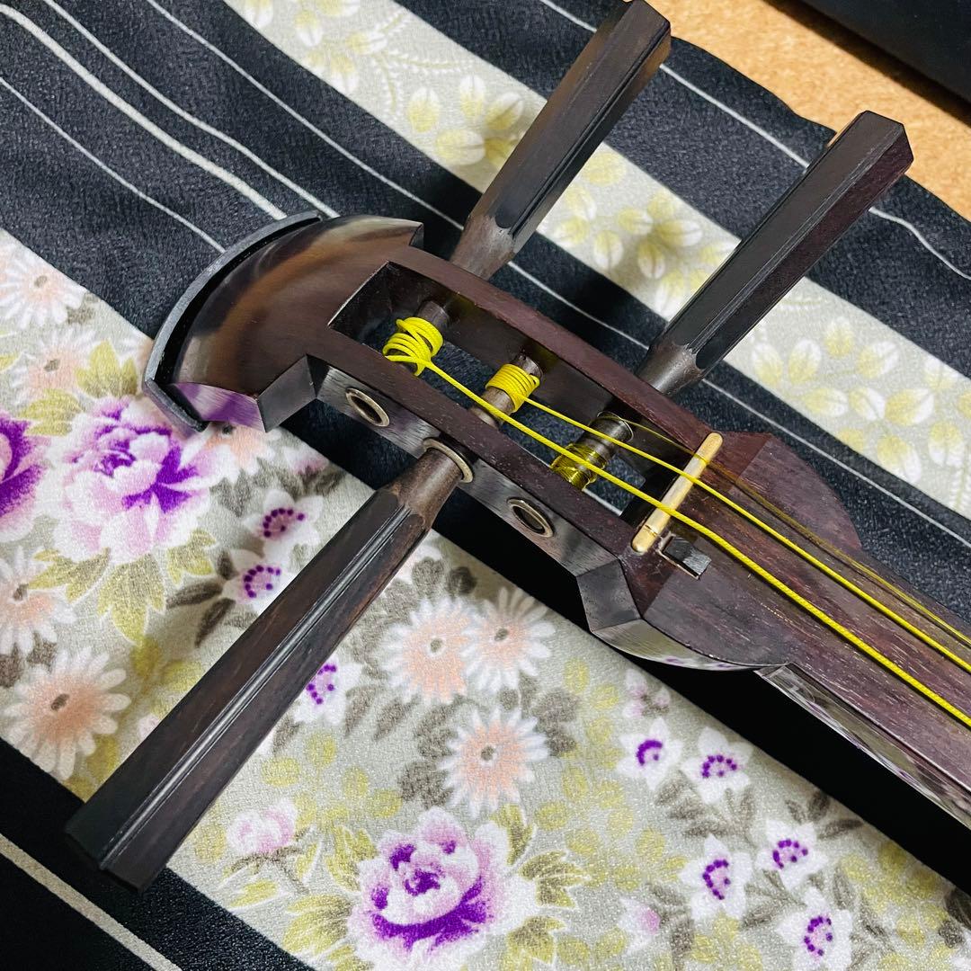 地唄 民謡 三味線 中棹 東さわり 紅木? 紫檀? ハードケース鍵付　付属品色々