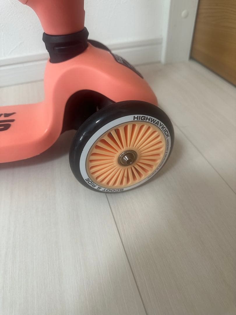 美品　Scoot and Ride キックスクーター ヘルメット付き