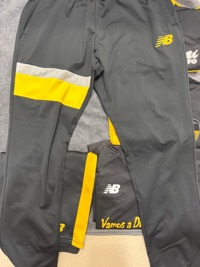 New Balance 東海大相模 サッカー部 ジャージ上下 - メルカリ