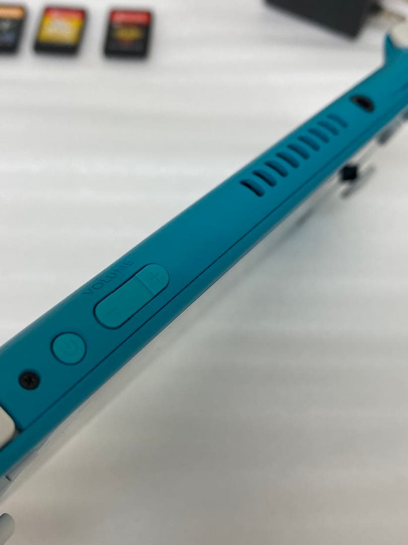 3-2584 Nintendo SwitchLiteターコイズ　＋　ソフト5点