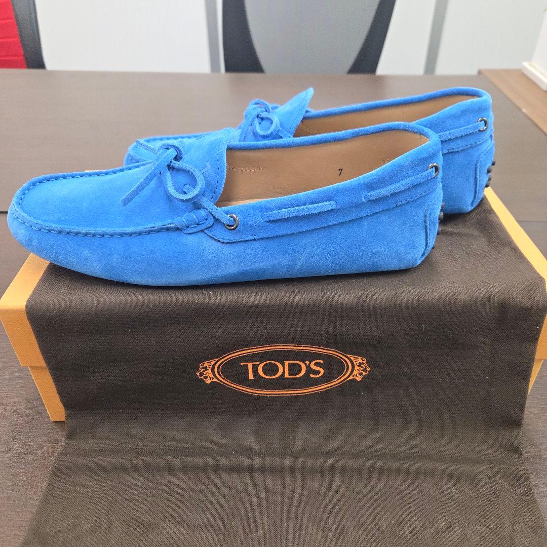 TOD'S スエード モカシン 青 UK7 商品詳細鮮やかな青のスエード