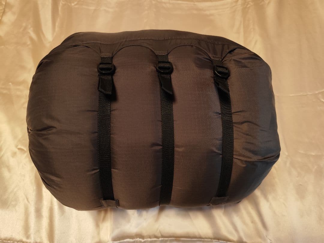 モンベル　シームレス バロウバッグ♯0 R/zip　　　mont-bell