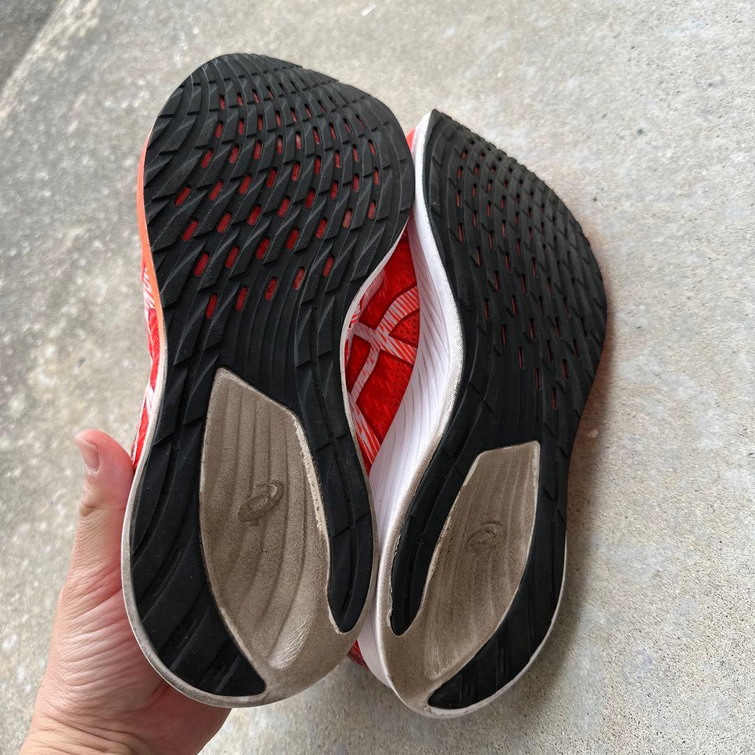 アシックス　マジックスピード　マラソン